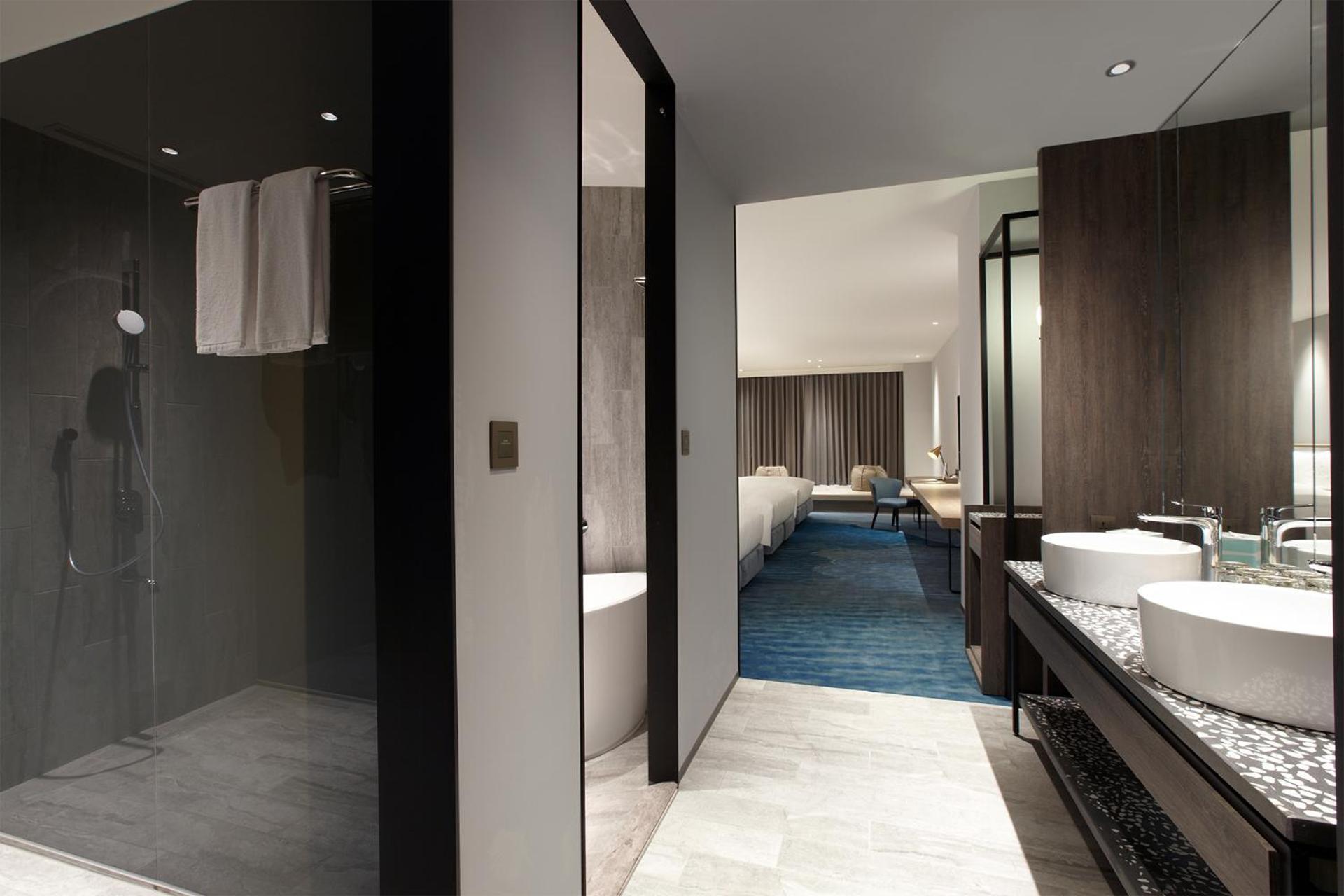 Cozzi Blu Hotell Zhongli Exteriör bild A bathroom at the hotel